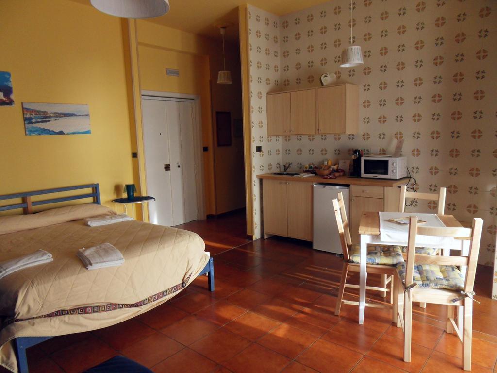 Leucosia Bed & Breakfast 萨莱诺 客房 照片